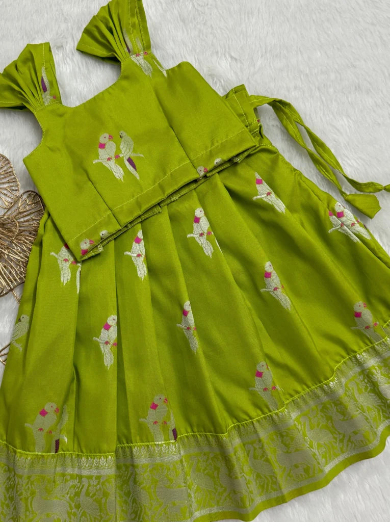 Parrot top and skirt set