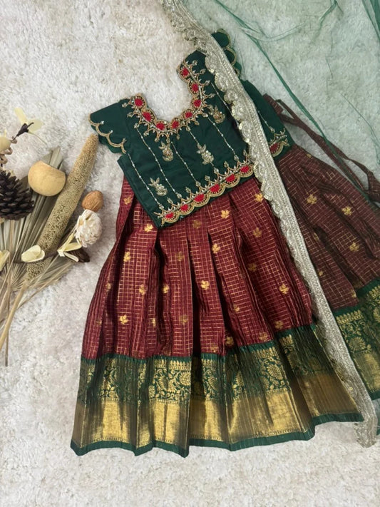 Royal vibe Thavani set!